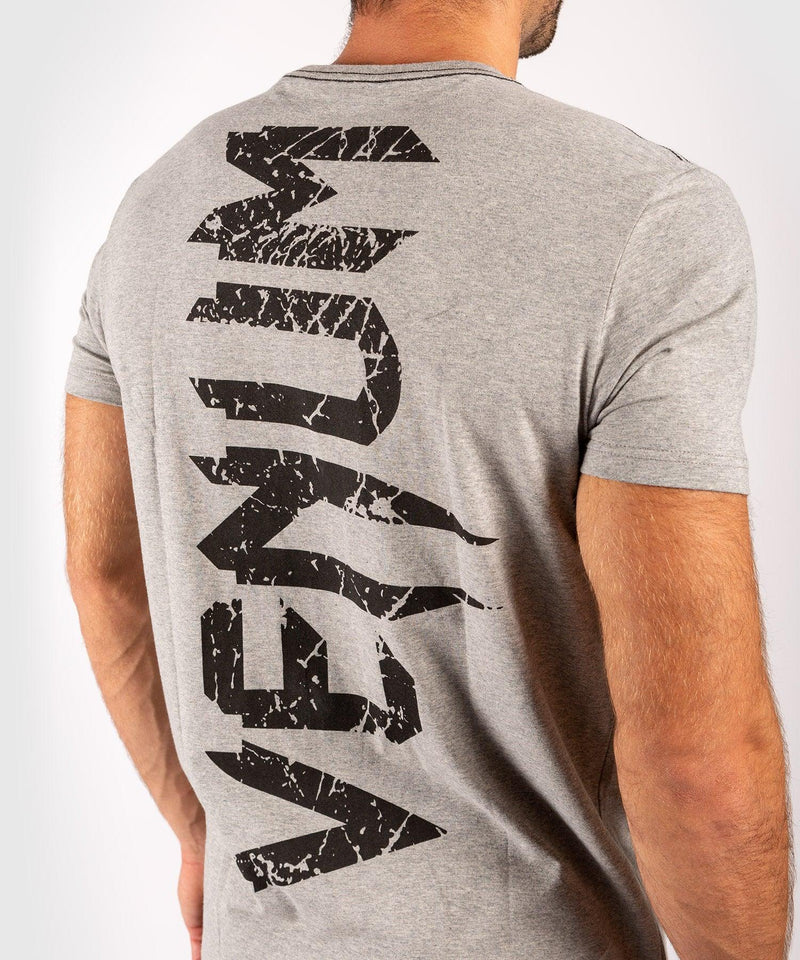 Camiseta Venum Giant - Gris/Negro Foto 5
