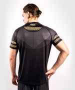 Camiseta Venum Club 182 Dry Tech - Negro/Oro Foto 4