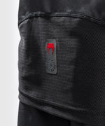 Camiseta Venum Okinawa 3.0 Dry Tech - Negro/Rojo
