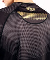 Camiseta Venum Club 182 Dry Tech - Negro/Oro Foto 6