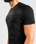 Camiseta Venum Okinawa 3.0 - Negro/Rojo
