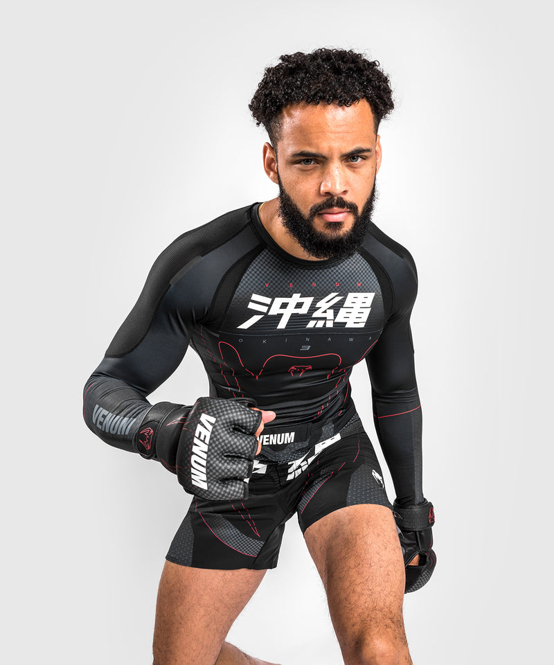 Rashguard Venum Okinawa 3.0 - Manga Larga - Negro/Rojo