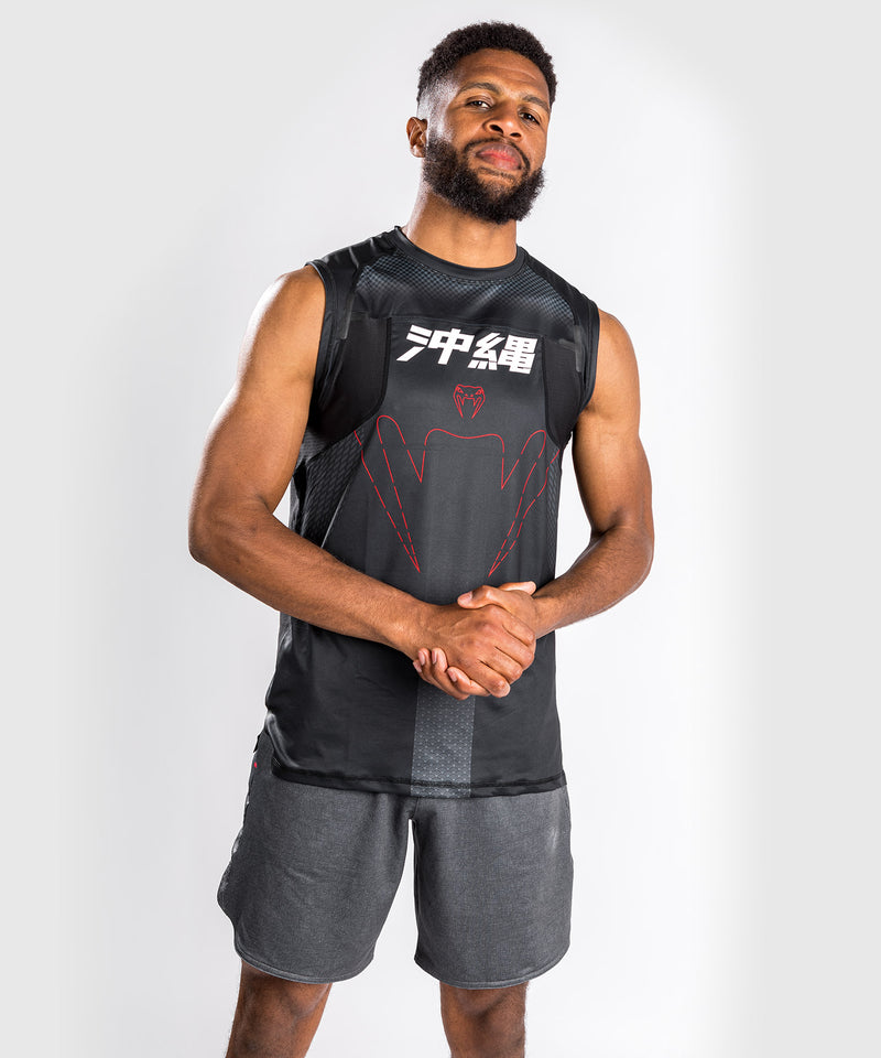 Camiseta sin mangas Venum Okinawa 3.0 Dry Tech - Negro/Rojo
