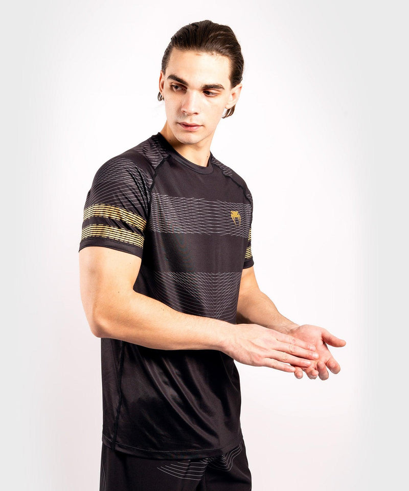 Camiseta Venum Club 182 Dry Tech - Negro/Oro Foto 3