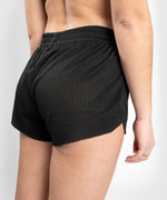 Shorts de doble capa Venum Lightning - Negro/Dorado