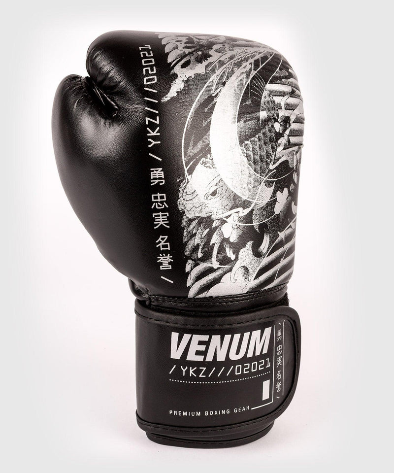 Guantes de boxeo Venum YKZ21 - Para Niños - Negro/Blanco - 6