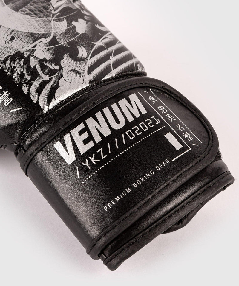 Guantes de boxeo Venum YKZ21 - Para Niños - Negro/Blanco - 7