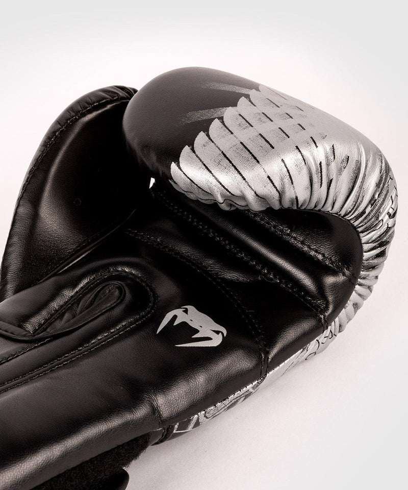 Guantes de boxeo Venum YKZ21 - Para Niños - Negro/Blanco - 8