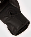 Guantes de boxeo Venum YKZ21 - Negro/Negro - 8