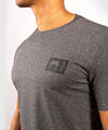 Camiseta Venum Stamp - Gris Oscuro - 4