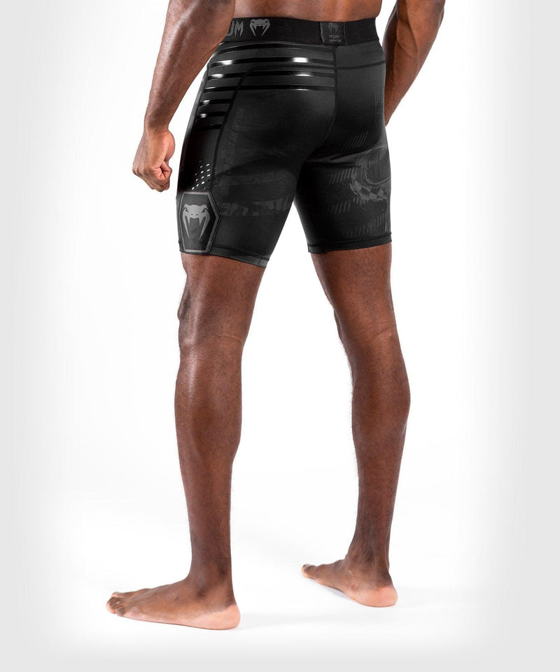 Shorts de compresión Venum Skull - Negro/Negro - 4