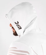 Sudadera Para Hombre Personalizada UFC Venum Authentic Fight Night Walkout - Blanco Foto 8