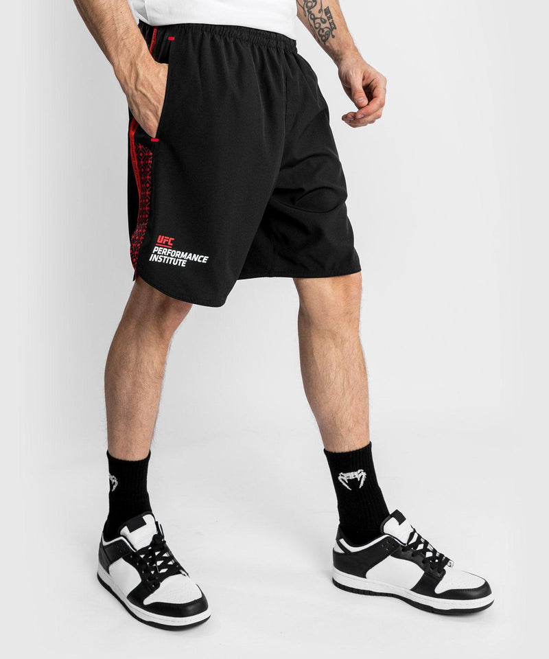 Pantalones cortos de entrenamiento Venum UFC Performance Institute - Negro/Rojo