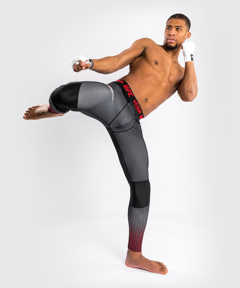 Pantalones de compresión Venum UFC Performance Institute - Negro/Rojo