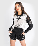 Sudadera con capucha UFC Venum Authentic Fight Week 2.0 - Para mujer  - Arena