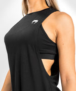 Top Sin Mangas con Manga Caída Venum Essential - Negro