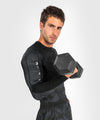 Rashguard Venum Electron 3.0 - Mangas Largas - Negro