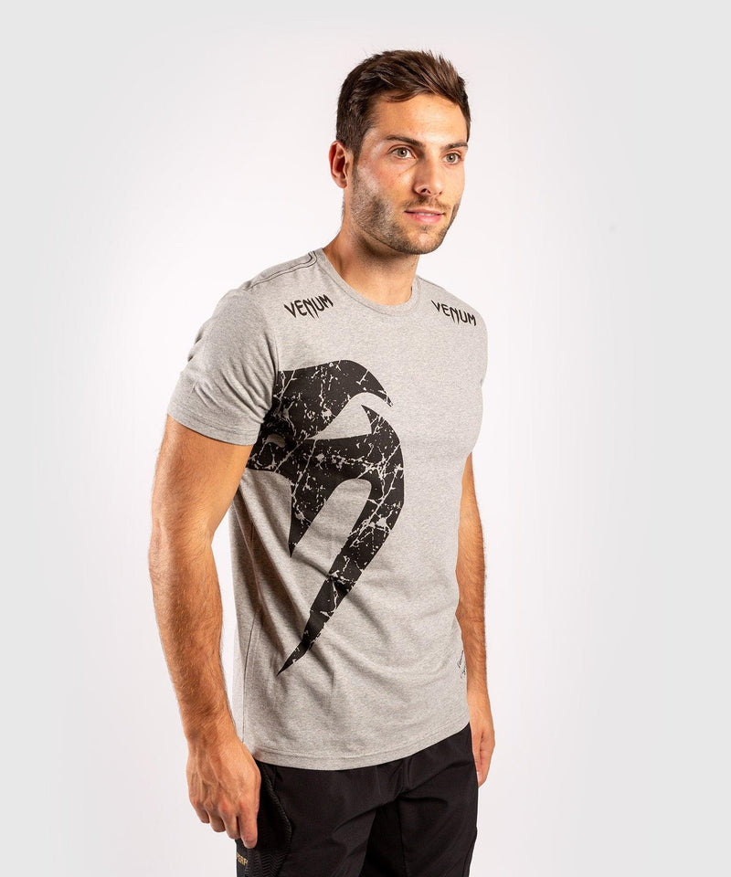 Camiseta Venum Giant - Gris/Negro Foto 2