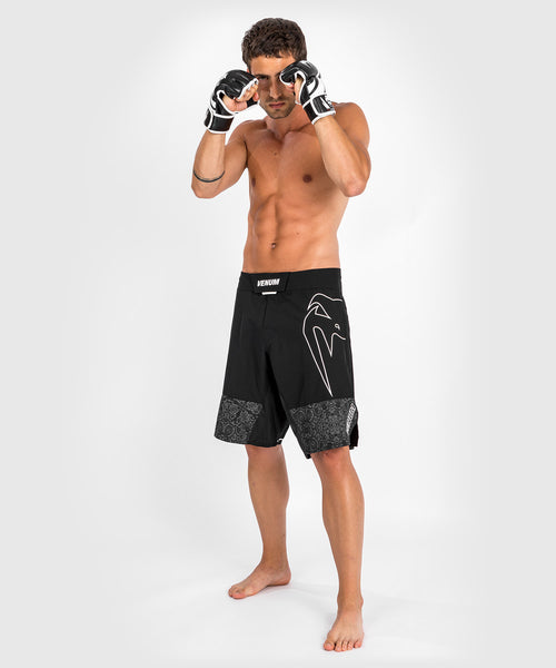 Pantalones cortos de lucha LIGHT 4.0 Venum - Negro/Blanco