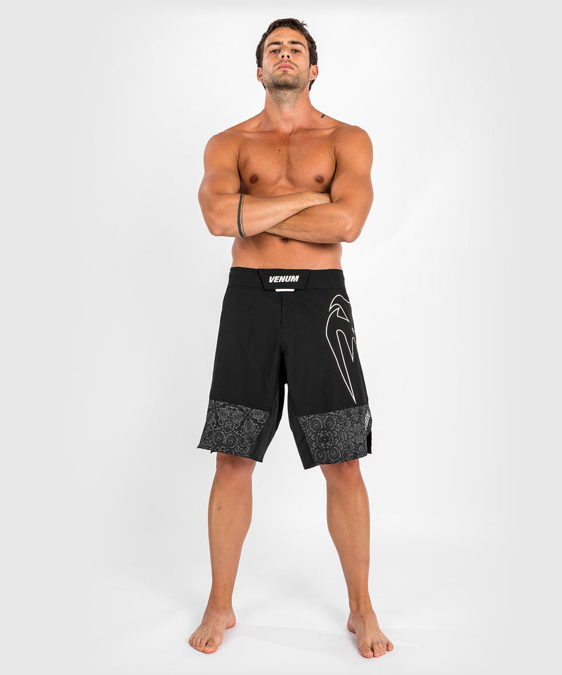 Pantalones cortos de lucha LIGHT 4.0 Venum - Negro/Blanco