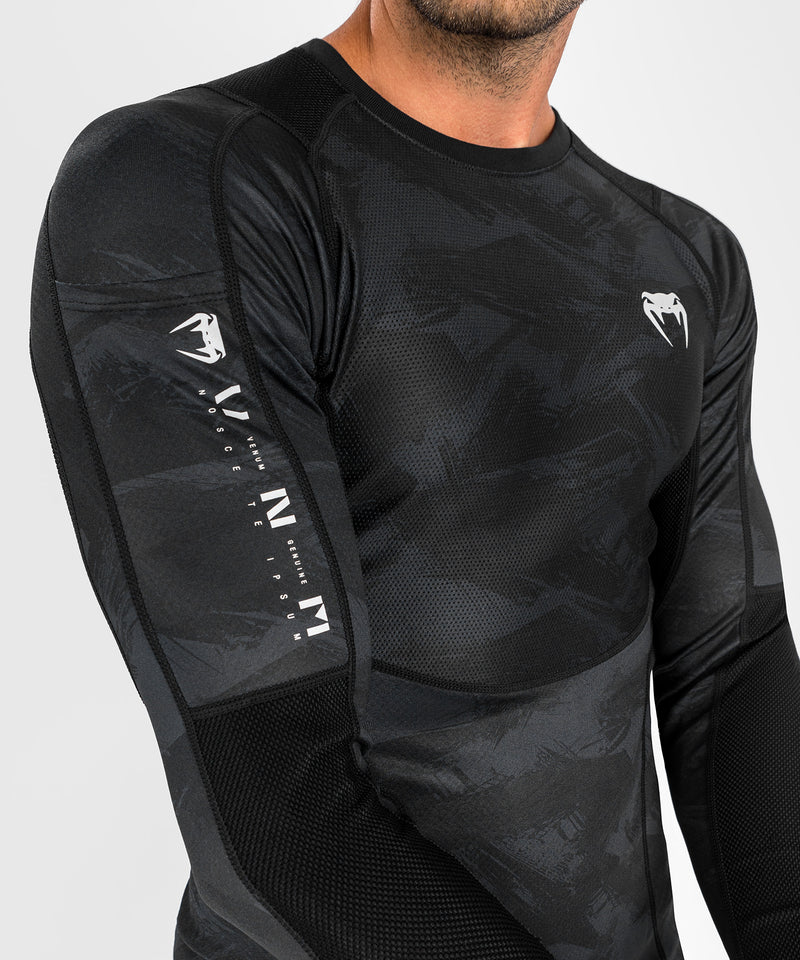 Rashguard Venum Electron 3.0 - Mangas Largas - Negro