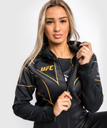 Sudadera con capucha UFC Venum Authentic Fight Night 2.0 para mujer - Campeón