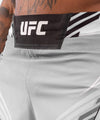 Pantal??n De MMA Para Hombre UFC Venum Authentic Fight Night â€? Modelo Corto - Blanco Foto 5